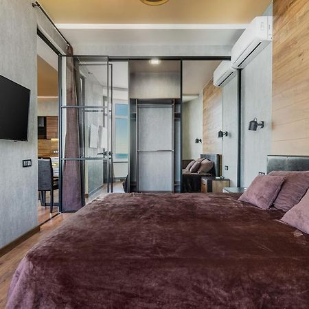 Sea Symphony Wood Style Apartment Odessa Zewnętrze zdjęcie