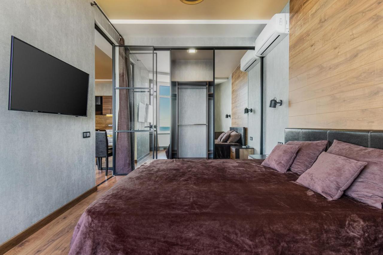 Sea Symphony Wood Style Apartment Odessa Zewnętrze zdjęcie